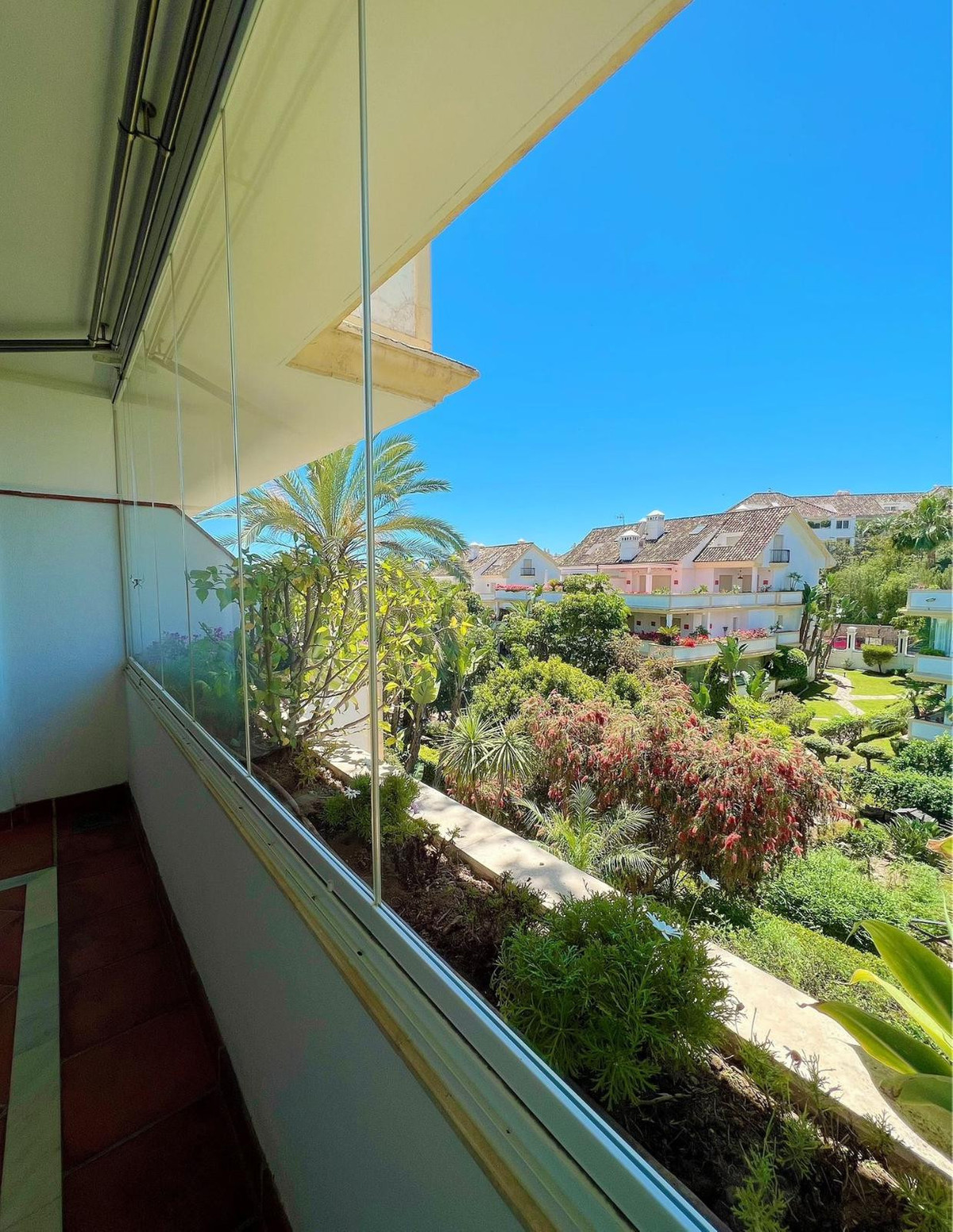 Se vende Apartamento Planta Media de 3 dormitorios en Costa Del Sol, Málaga, España