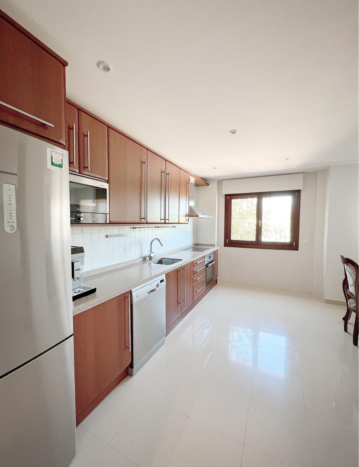 Se vende Apartamento Planta Media de 3 dormitorios en Costa Del Sol, Málaga, España