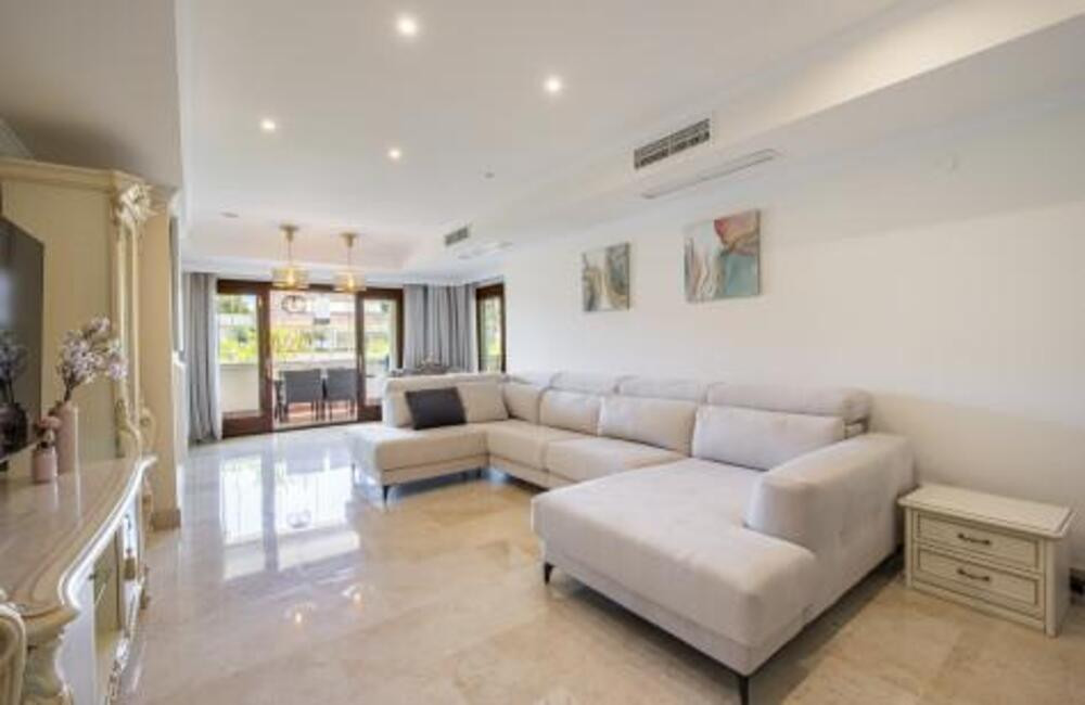 Se vende Apartamento Planta Media de 3 dormitorios en Costa Del Sol, Málaga, España