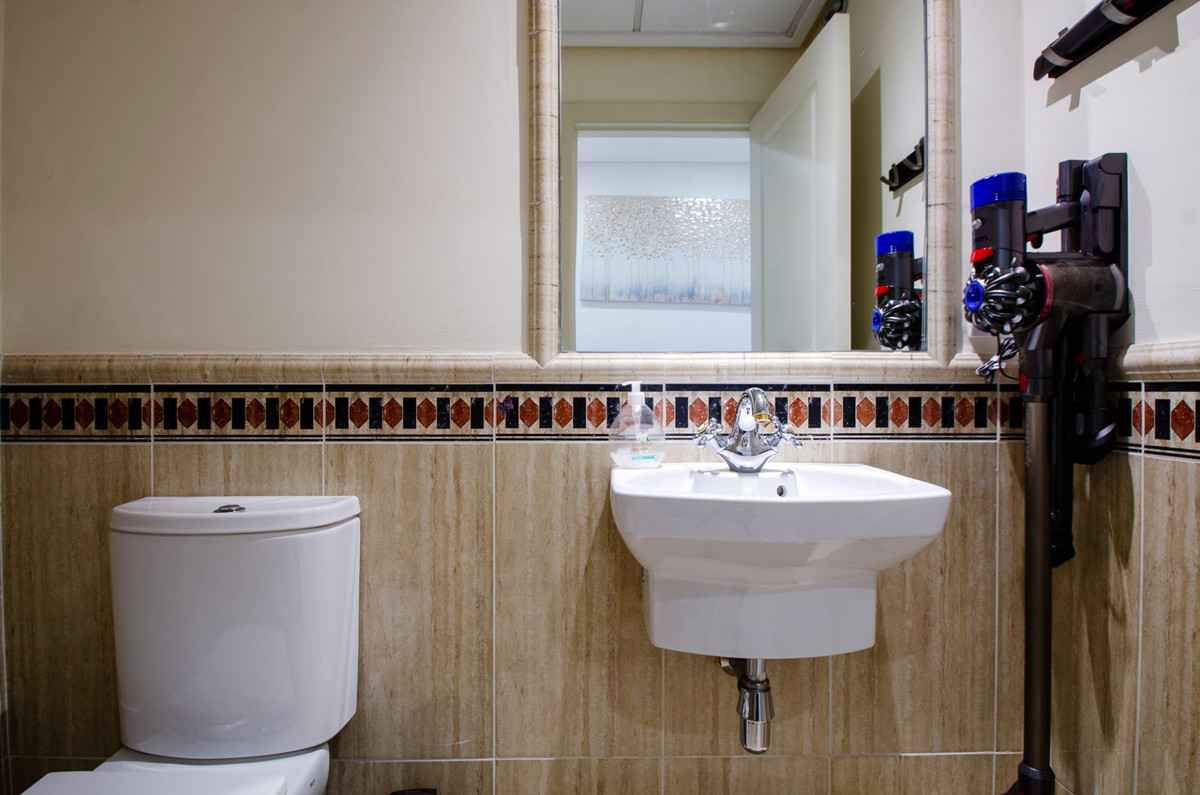 Se vende Apartamento Planta Media de 3 dormitorios en Costa Del Sol, Málaga, España