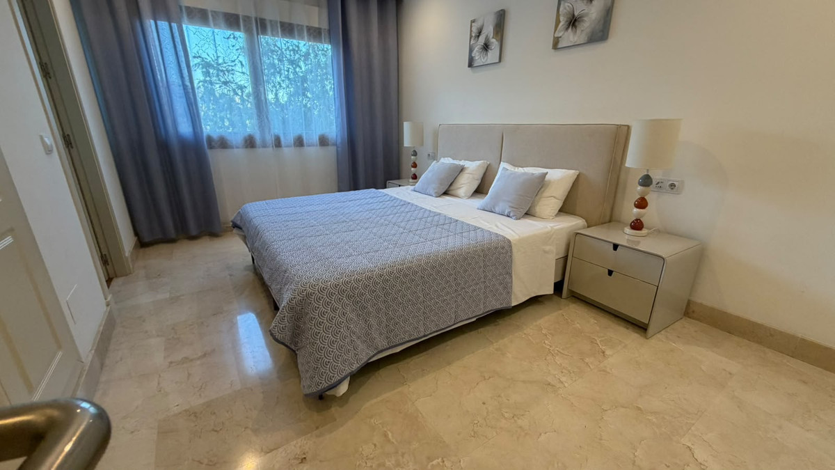 Se vende Apartamento Planta Media de 3 dormitorios en Costa Del Sol, Málaga, España