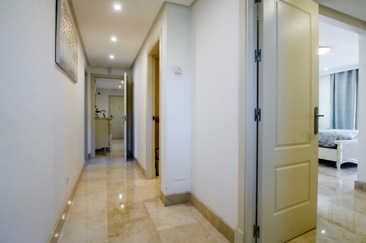 Se vende Apartamento Planta Media de 3 dormitorios en Costa Del Sol, Málaga, España