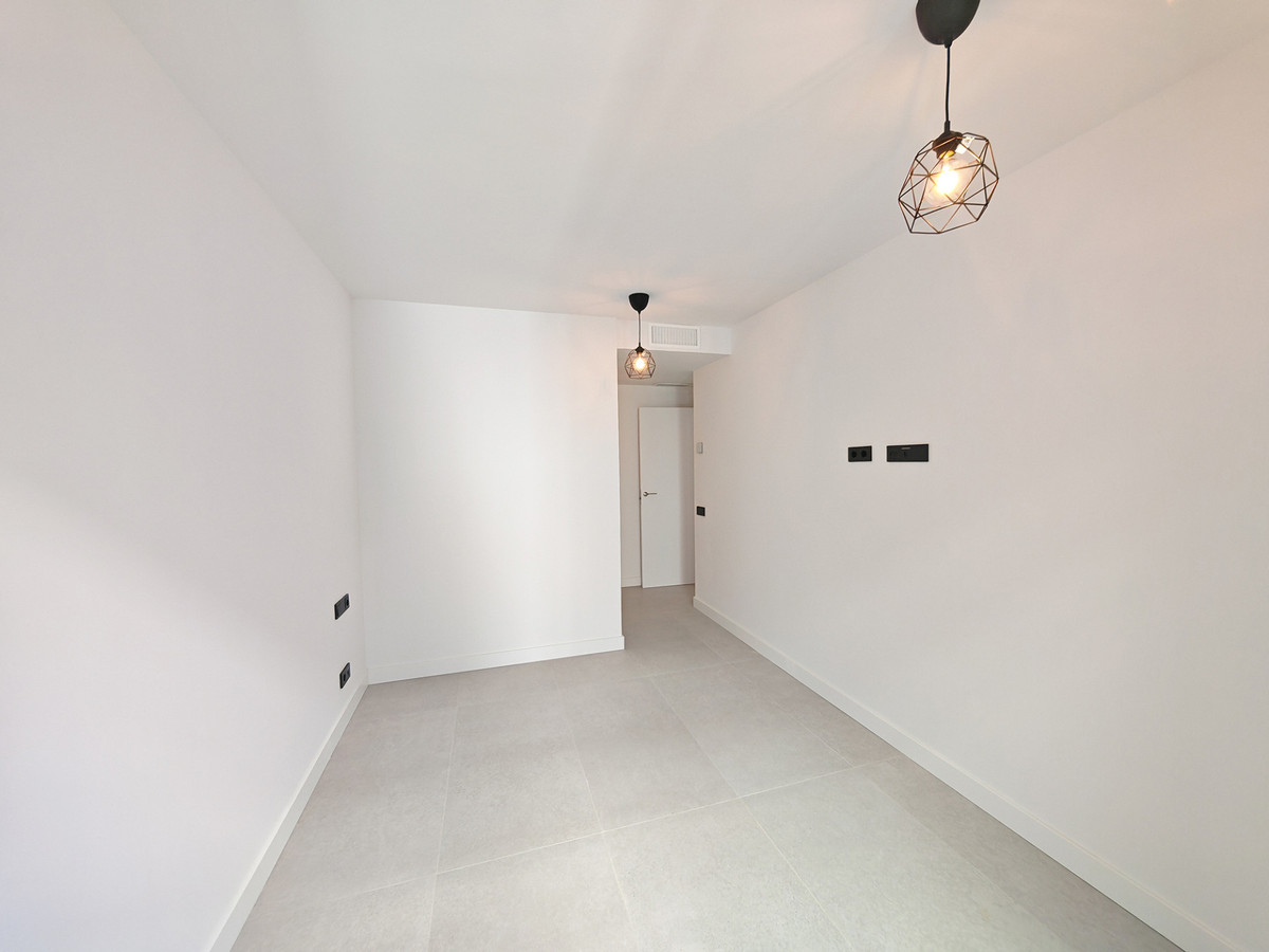 Se vende Apartamento Planta Media de 3 dormitorios en Costa Del Sol, Málaga, España