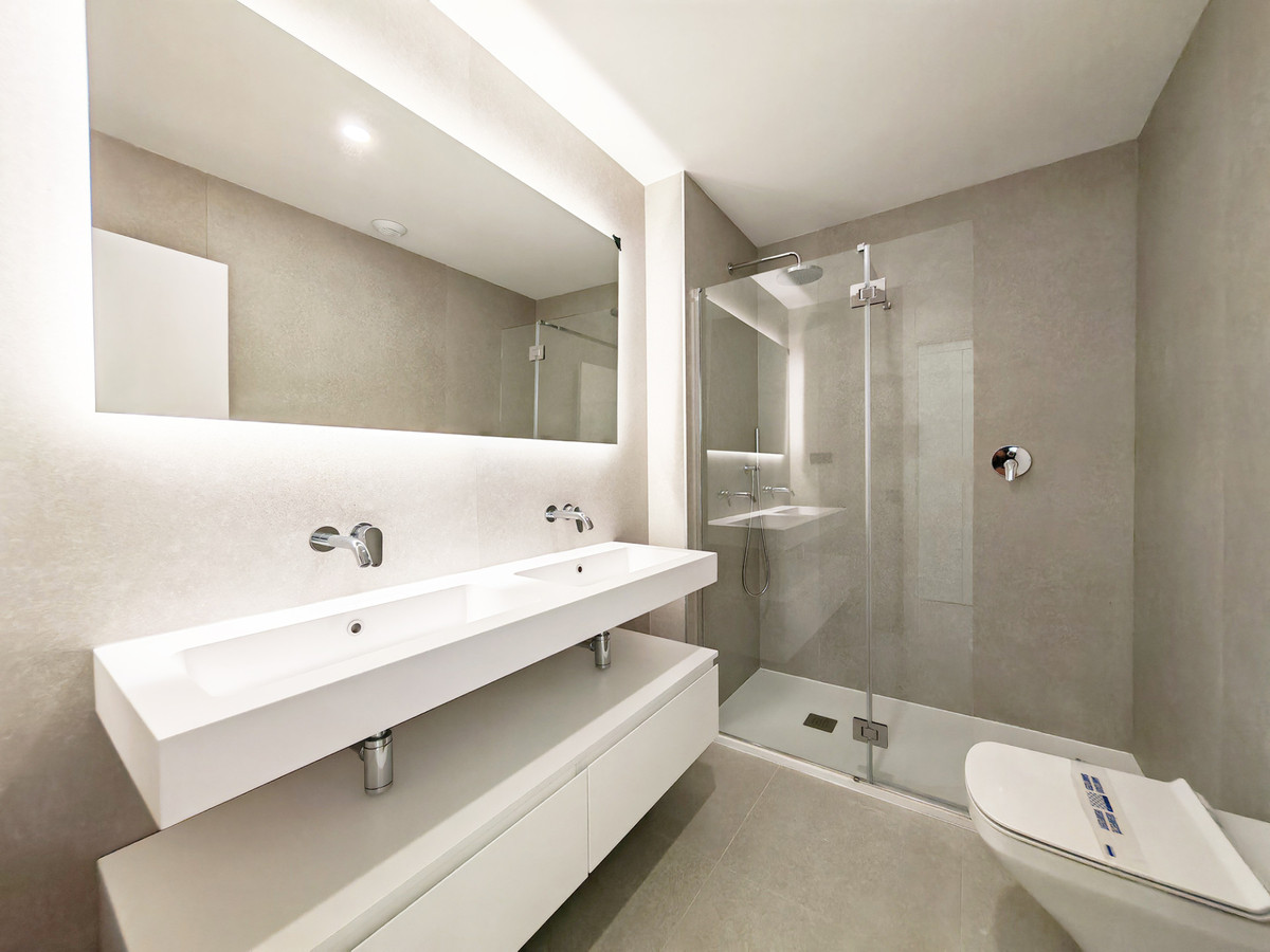 Se vende Apartamento Planta Media de 3 dormitorios en Costa Del Sol, Málaga, España
