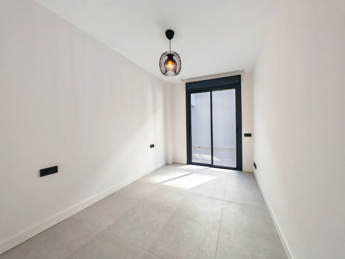 Se vende Apartamento Planta Media de 3 dormitorios en Costa Del Sol, Málaga, España