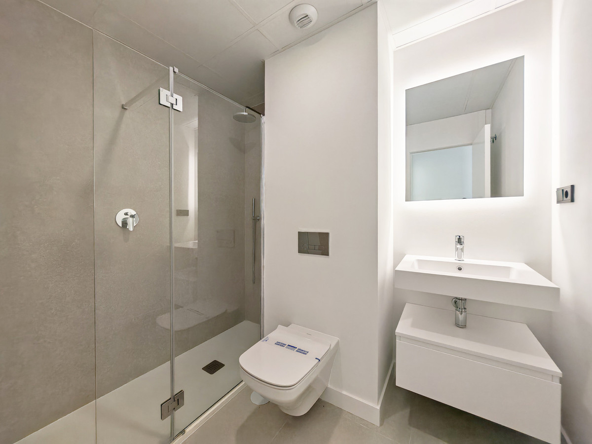 Se vende Apartamento Planta Media de 3 dormitorios en Costa Del Sol, Málaga, España
