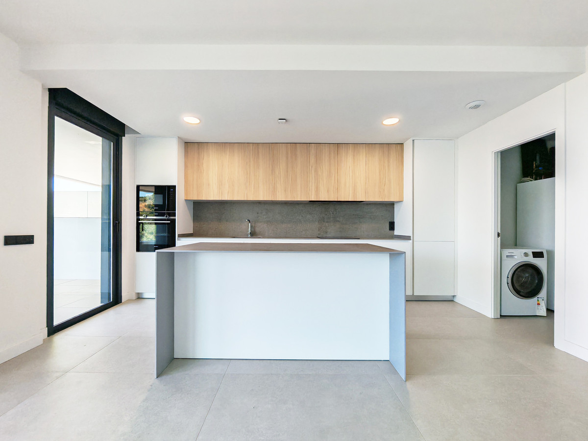 Se vende Apartamento Planta Media de 3 dormitorios en Costa Del Sol, Málaga, España