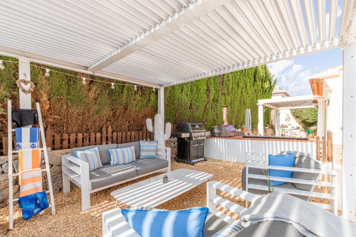 Se vende Villa - Chalet de 3 dormitorios en Costa Blanca, Alicante, España