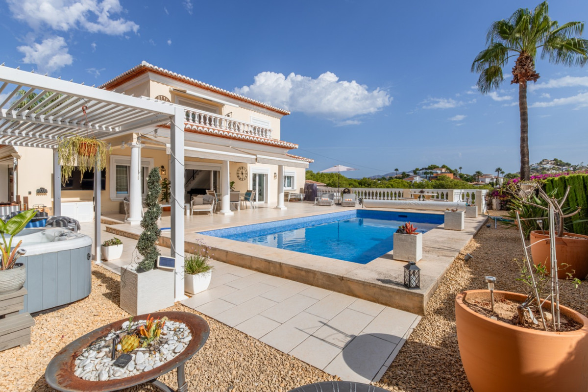 Se vende Villa - Chalet de 3 dormitorios en Costa Blanca, Alicante, España