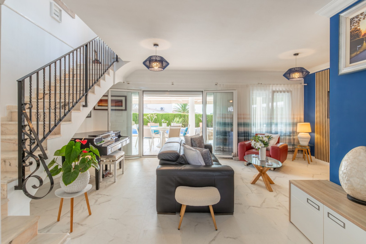 Se vende Villa - Chalet de 3 dormitorios en Costa Blanca, Alicante, España