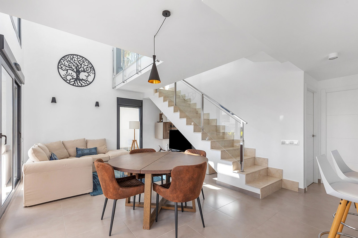 Se vende Villa - Chalet de 3 dormitorios en Costa Blanca, Alicante, España