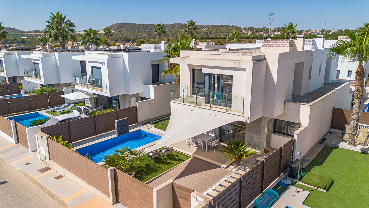 Se vende Villa - Chalet de 3 dormitorios en Costa Blanca, Alicante, España