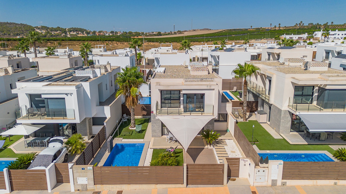 Se vende Villa - Chalet de 3 dormitorios en Costa Blanca, Alicante, España