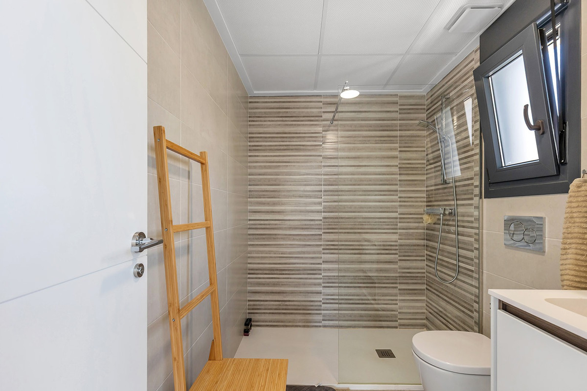 Se vende Villa - Chalet de 3 dormitorios en Costa Blanca, Alicante, España