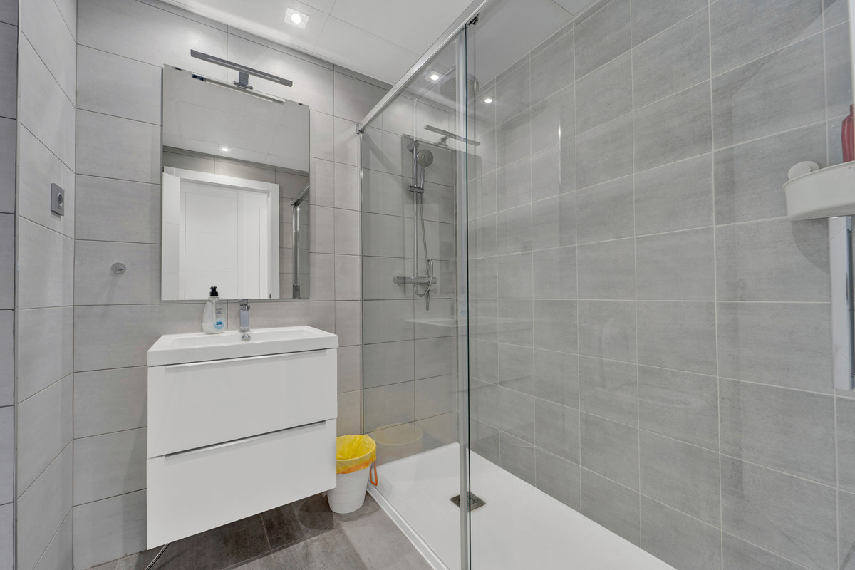 Se vende Apartamento Planta Baja de 2 dormitorios en Costa Del Sol, Málaga, España