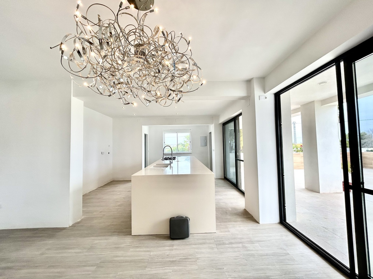 Se vende Villa - Chalet de 8 dormitorios en Costa Blanca, Alicante, España