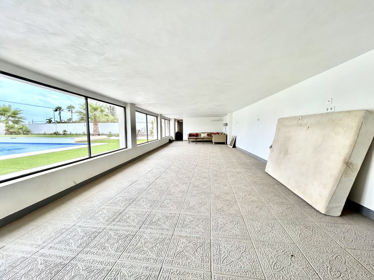 Se vende Villa - Chalet de 8 dormitorios en Costa Blanca, Alicante, España