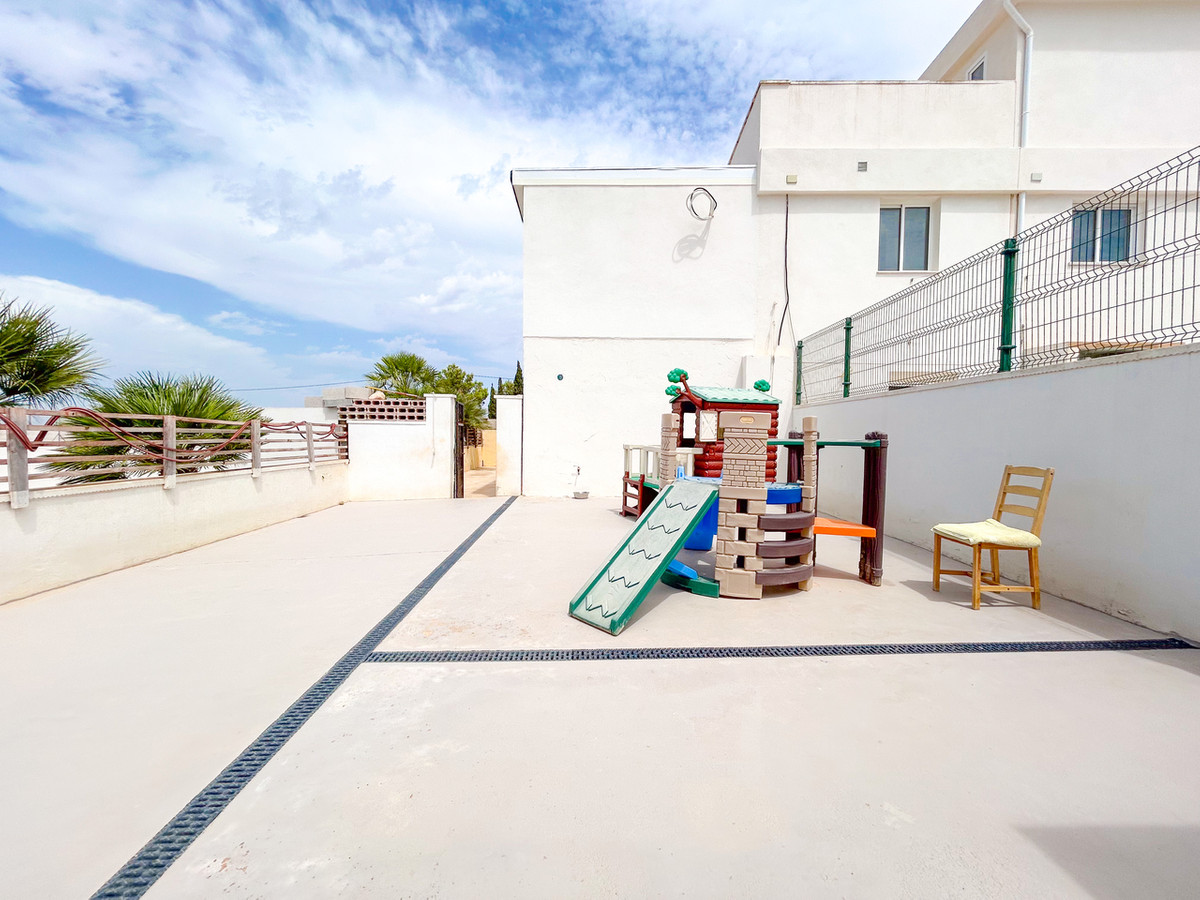 Se vende Villa - Chalet de 8 dormitorios en Costa Blanca, Alicante, España