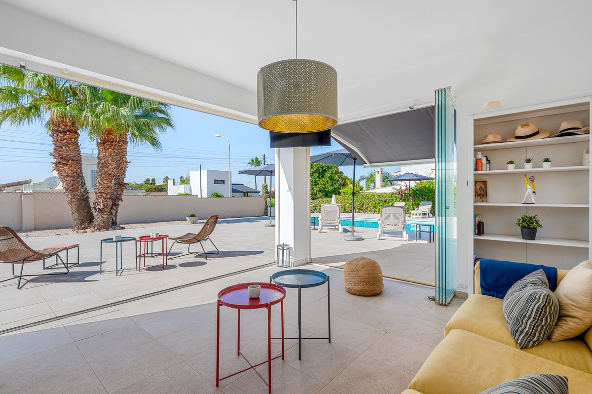 Se vende Villa - Chalet de 3 dormitorios en Costa Blanca, Alicante, España