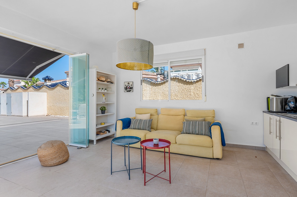 Se vende Villa - Chalet de 3 dormitorios en Costa Blanca, Alicante, España