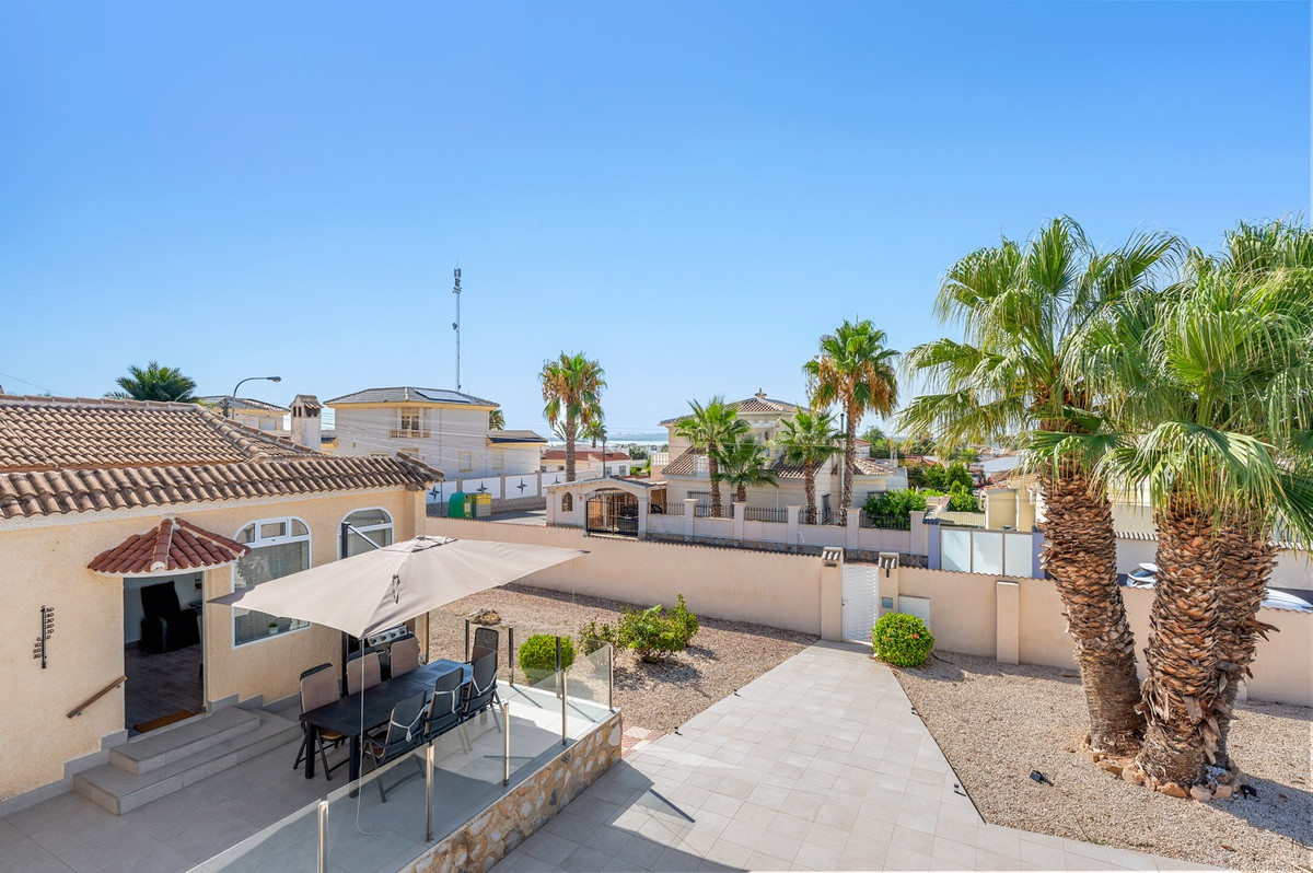 Se vende Villa - Chalet de 3 dormitorios en Costa Blanca, Alicante, España