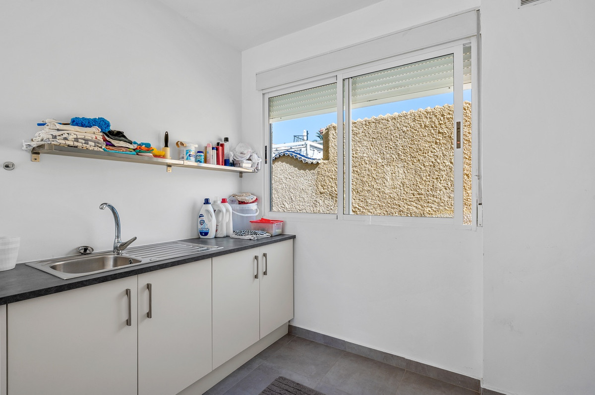 Se vende Villa - Chalet de 3 dormitorios en Costa Blanca, Alicante, España
