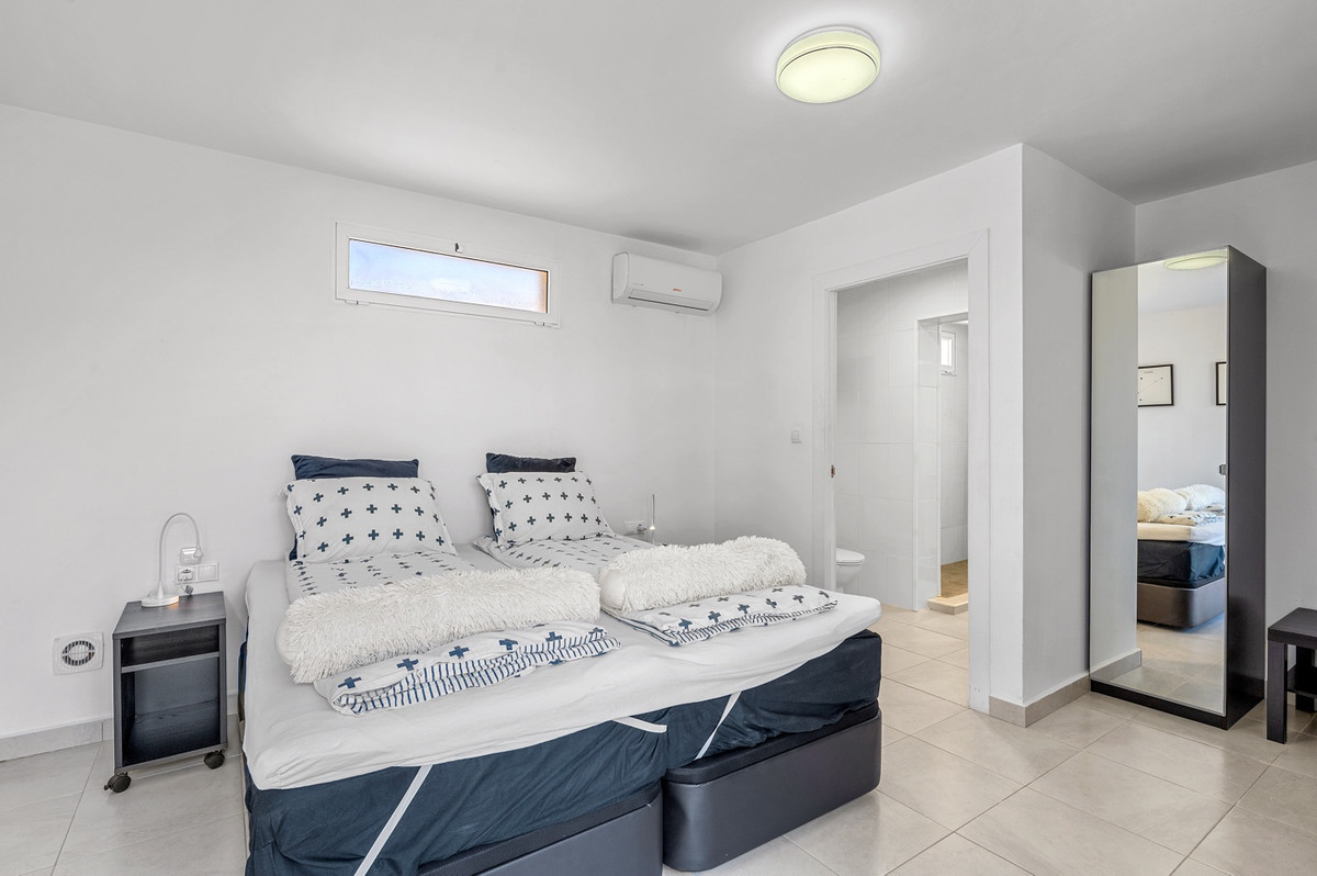 Se vende Villa - Chalet de 3 dormitorios en Costa Blanca, Alicante, España