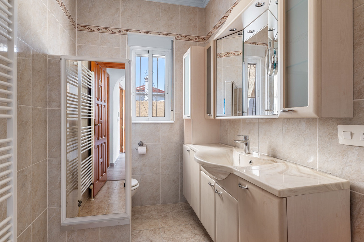 Se vende Villa - Chalet de 3 dormitorios en Costa Blanca, Alicante, España
