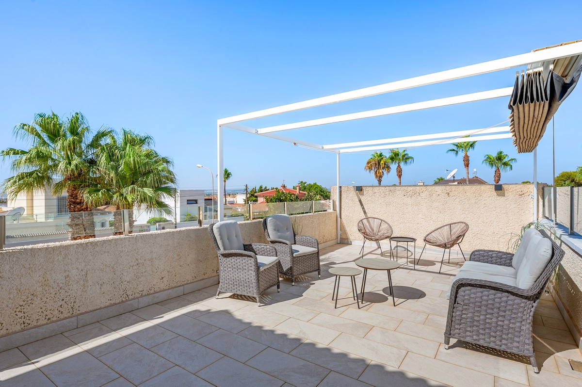 Se vende Villa - Chalet de 3 dormitorios en Costa Blanca, Alicante, España