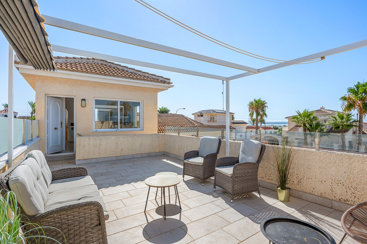 Se vende Villa - Chalet de 3 dormitorios en Costa Blanca, Alicante, España