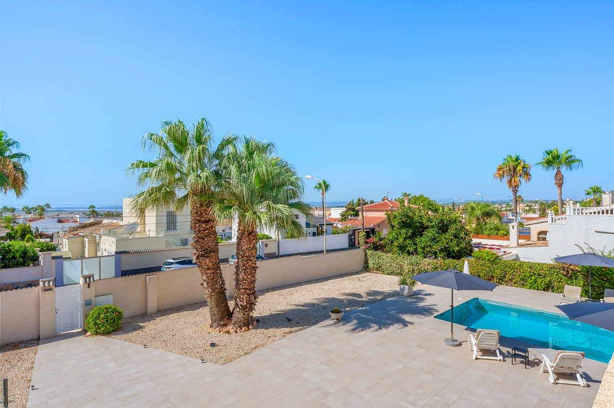 Se vende Villa - Chalet de 3 dormitorios en Costa Blanca, Alicante, España