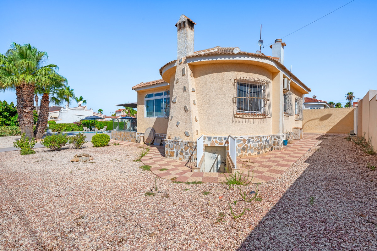 Se vende Villa - Chalet de 3 dormitorios en Costa Blanca, Alicante, España