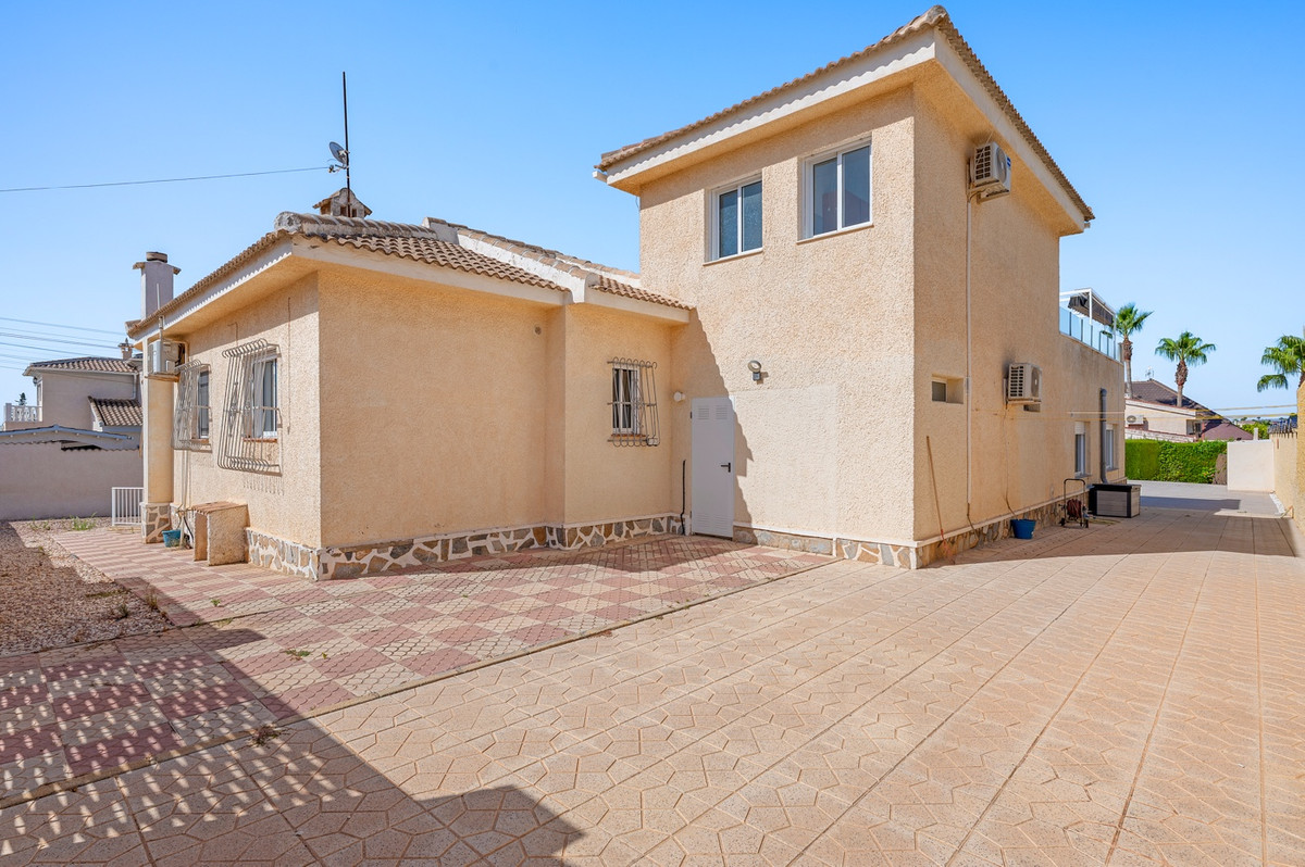 Se vende Villa - Chalet de 3 dormitorios en Costa Blanca, Alicante, España
