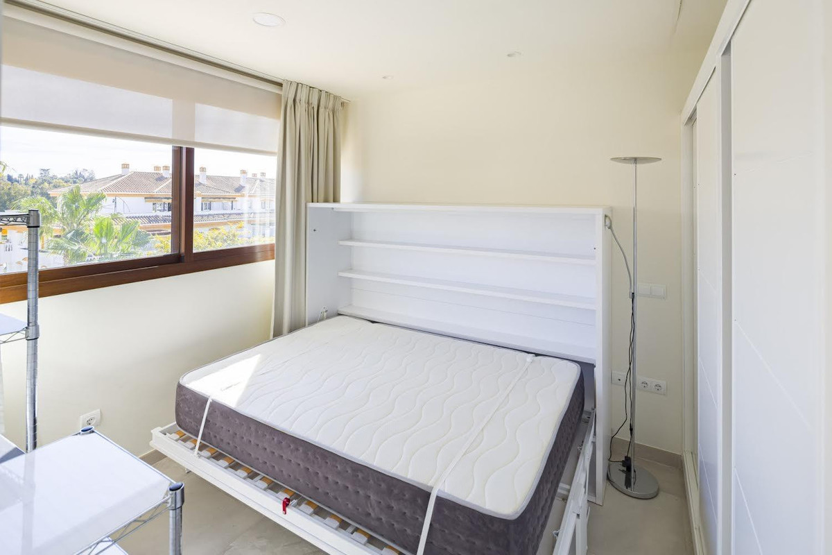 Se vende Apartamento Planta Media de 2 dormitorios en Costa Del Sol, Málaga, España