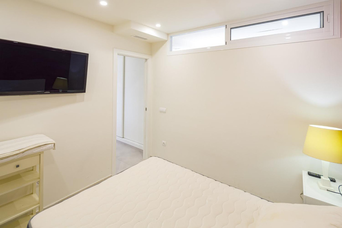 Se vende Apartamento Planta Media de 2 dormitorios en Costa Del Sol, Málaga, España