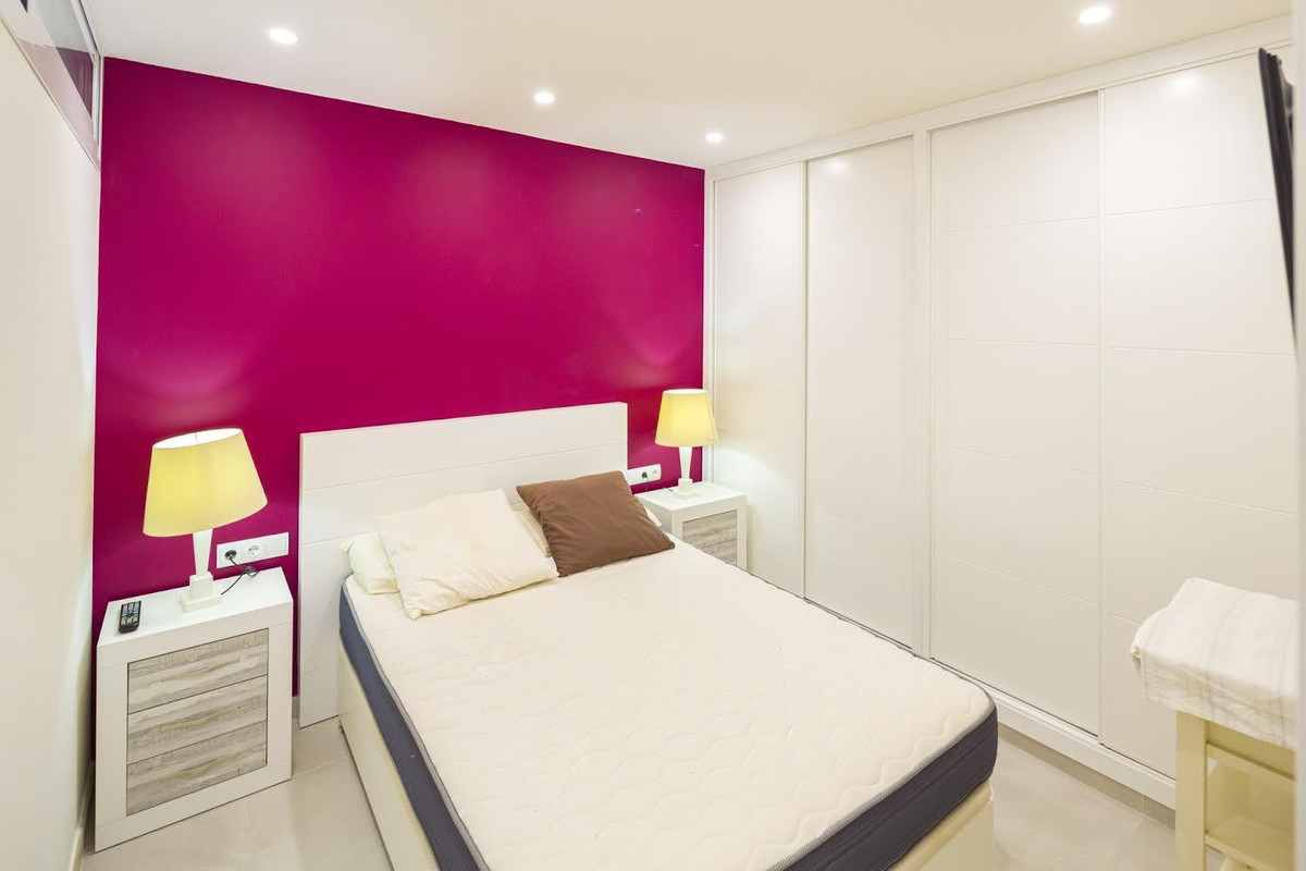 Se vende Apartamento Planta Media de 2 dormitorios en Costa Del Sol, Málaga, España