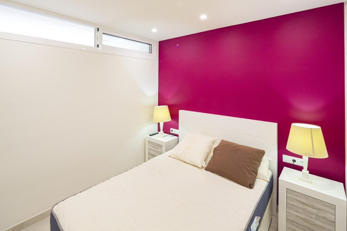 Se vende Apartamento Planta Media de 2 dormitorios en Costa Del Sol, Málaga, España