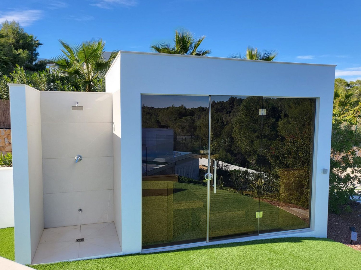 Se vende Villa - Chalet de 4 dormitorios en Costa Blanca, Alicante, España