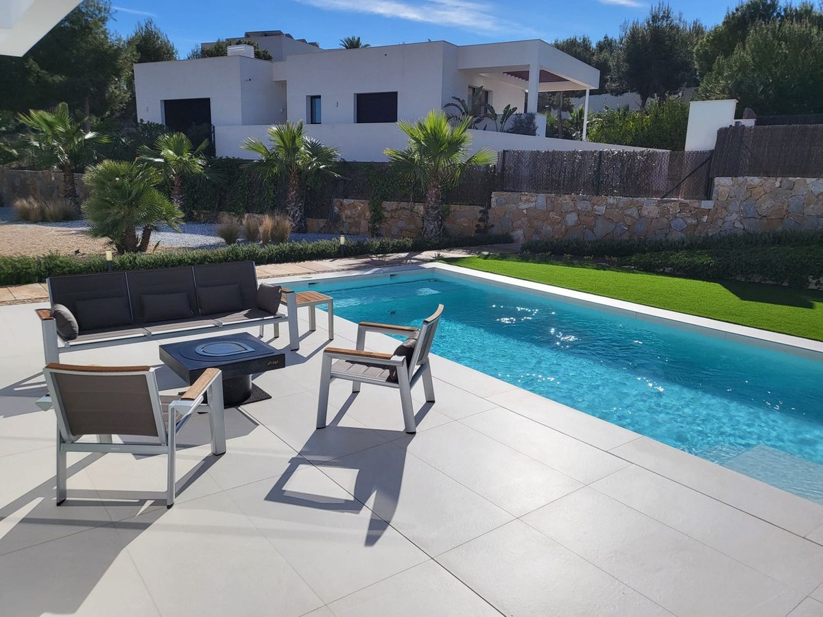 Se vende Villa - Chalet de 4 dormitorios en Costa Blanca, Alicante, España