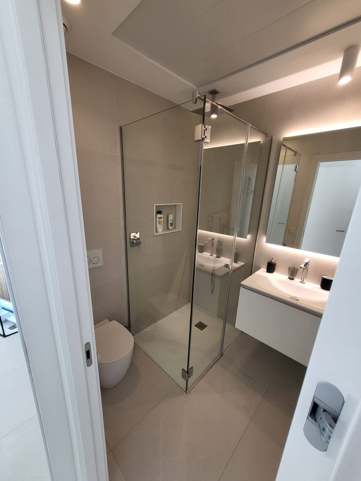 Se vende Villa - Chalet de 4 dormitorios en Costa Blanca, Alicante, España