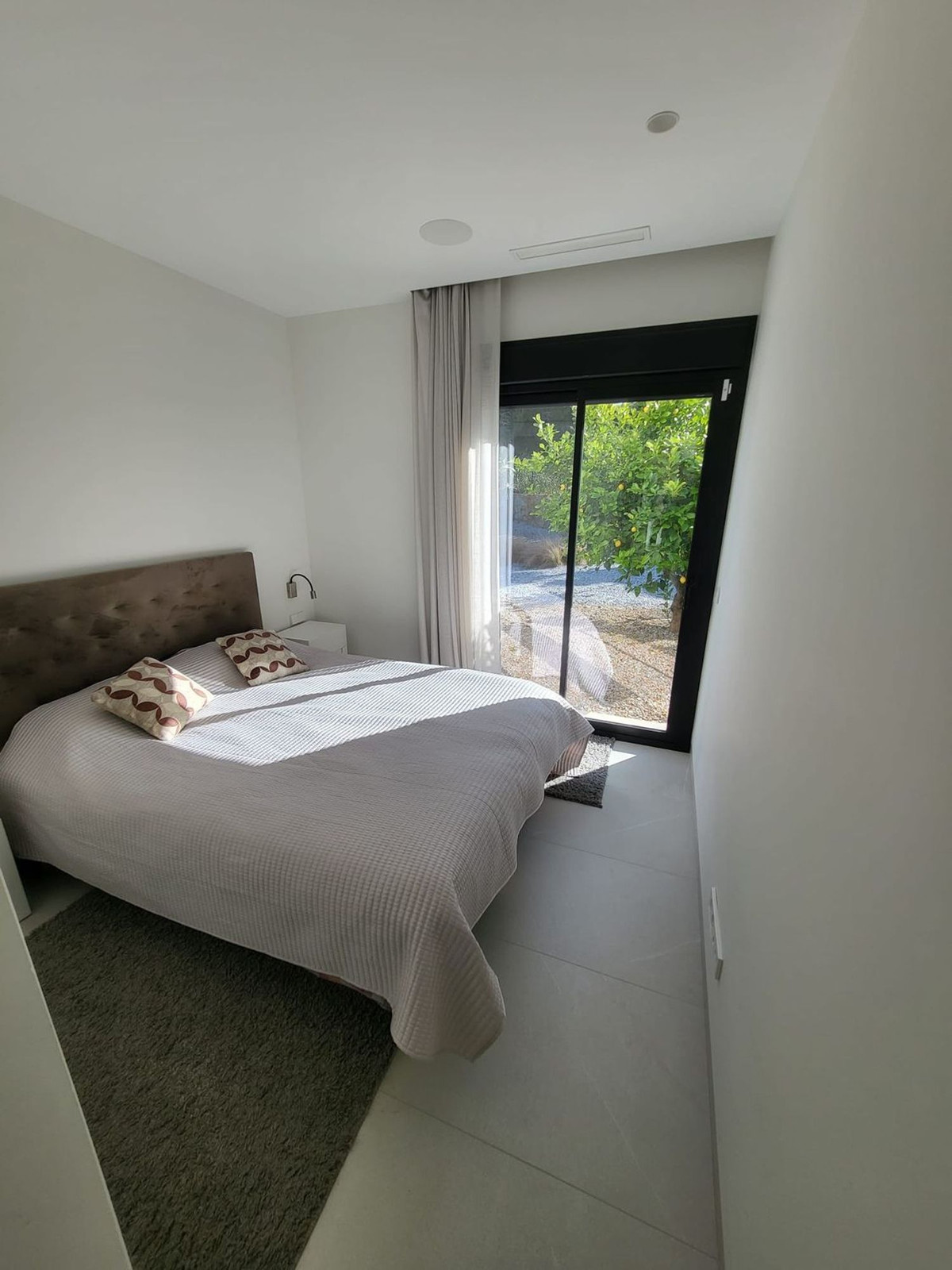 Se vende Villa - Chalet de 4 dormitorios en Costa Blanca, Alicante, España