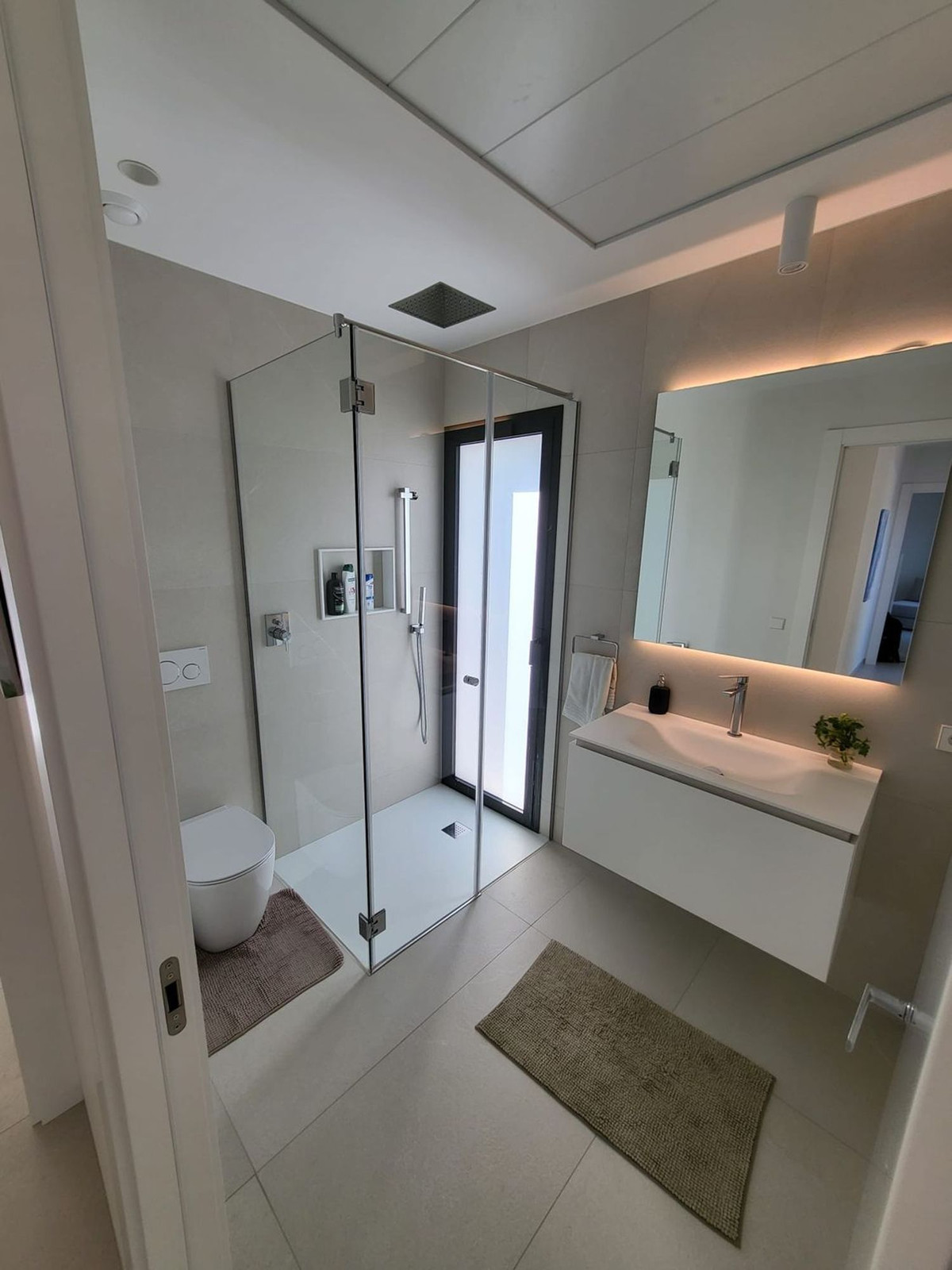 Se vende Villa - Chalet de 4 dormitorios en Costa Blanca, Alicante, España