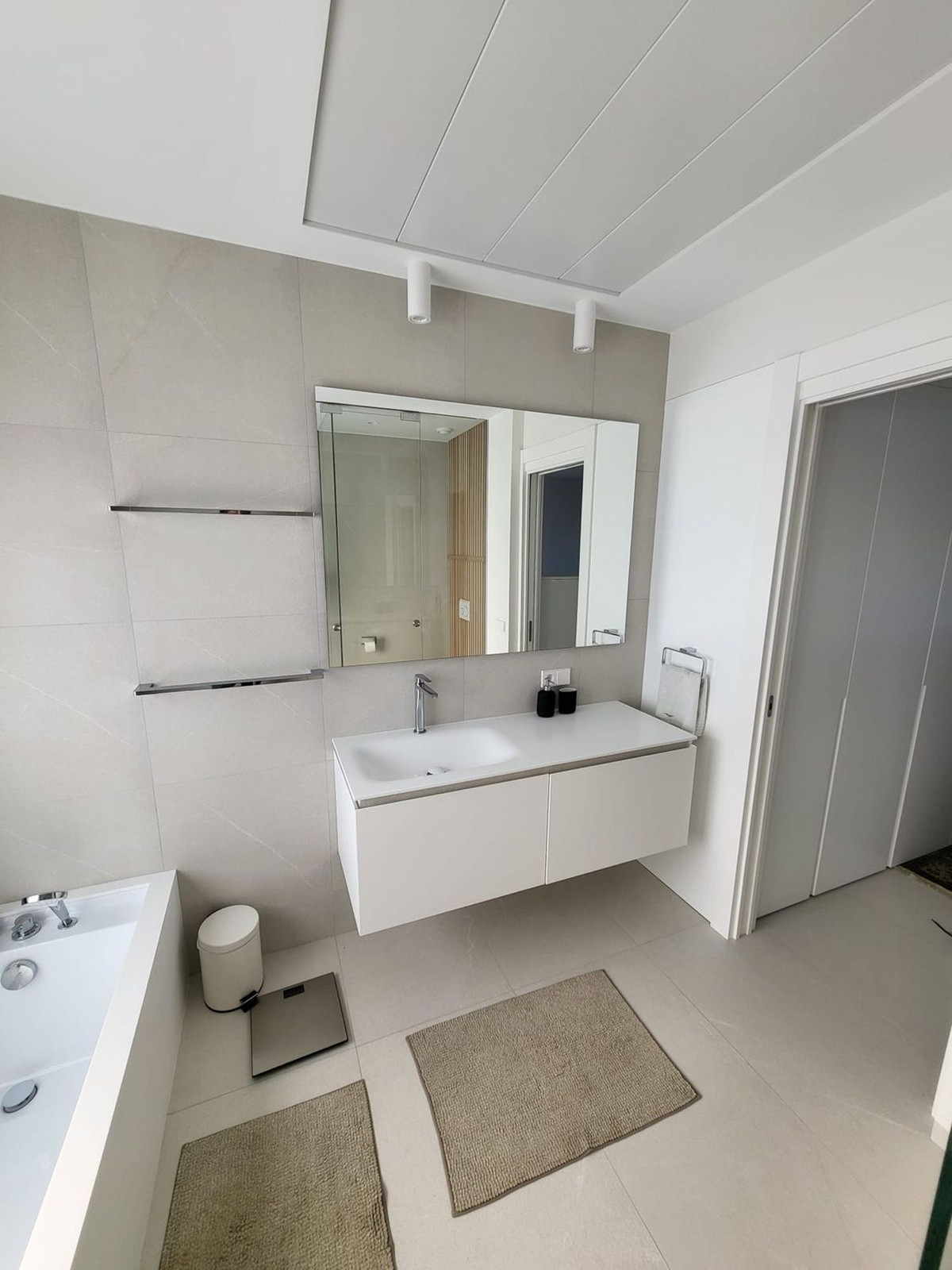 Se vende Villa - Chalet de 4 dormitorios en Costa Blanca, Alicante, España
