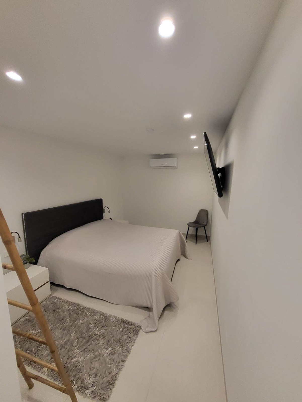 Se vende Villa - Chalet de 4 dormitorios en Costa Blanca, Alicante, España