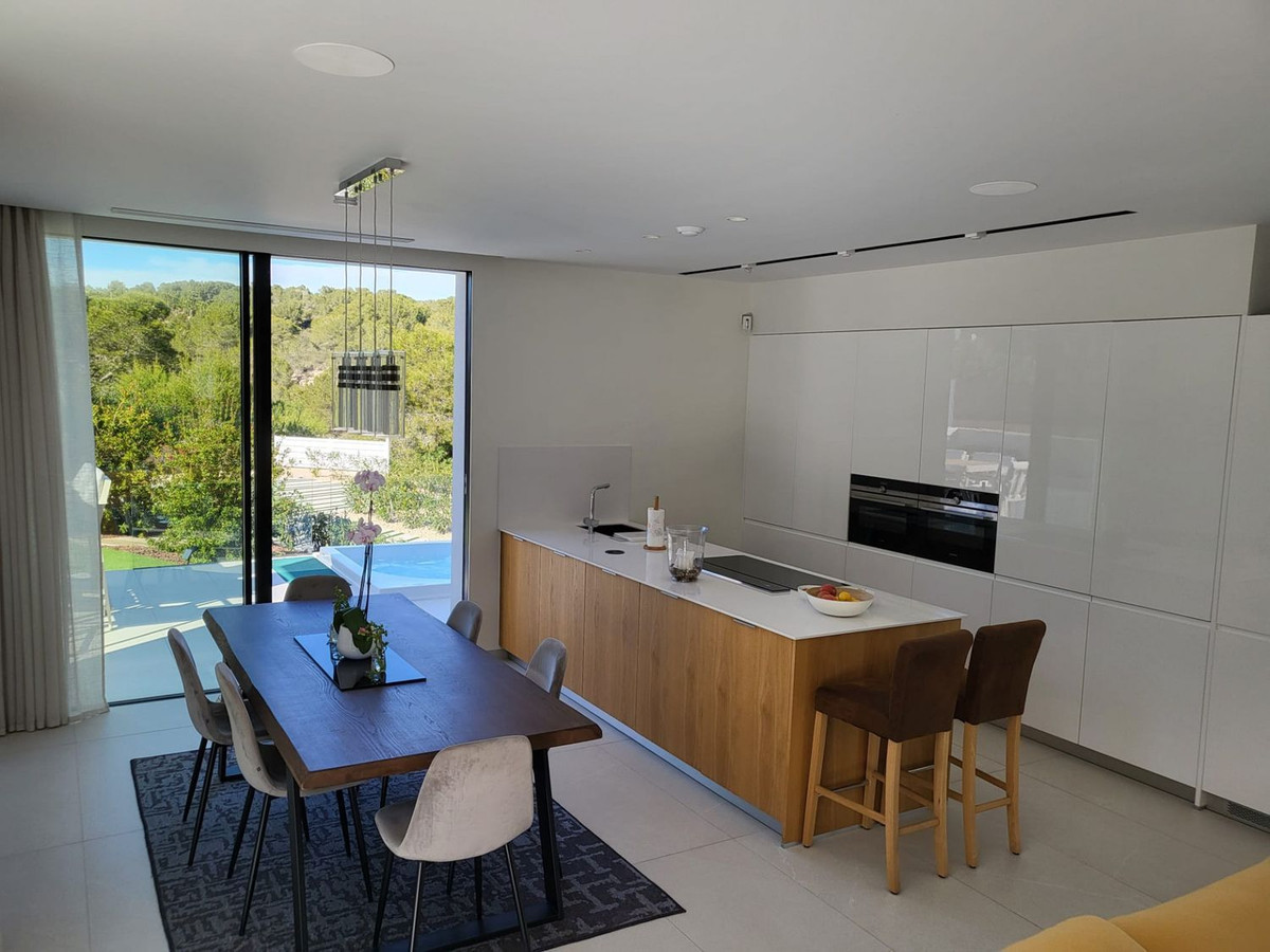 Se vende Villa - Chalet de 4 dormitorios en Costa Blanca, Alicante, España