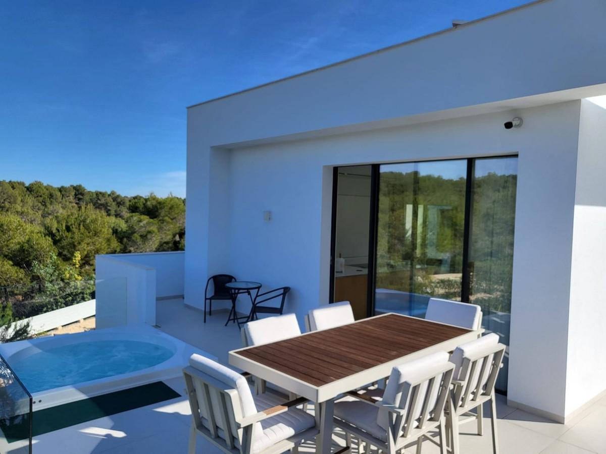 Se vende Villa - Chalet de 4 dormitorios en Costa Blanca, Alicante, España