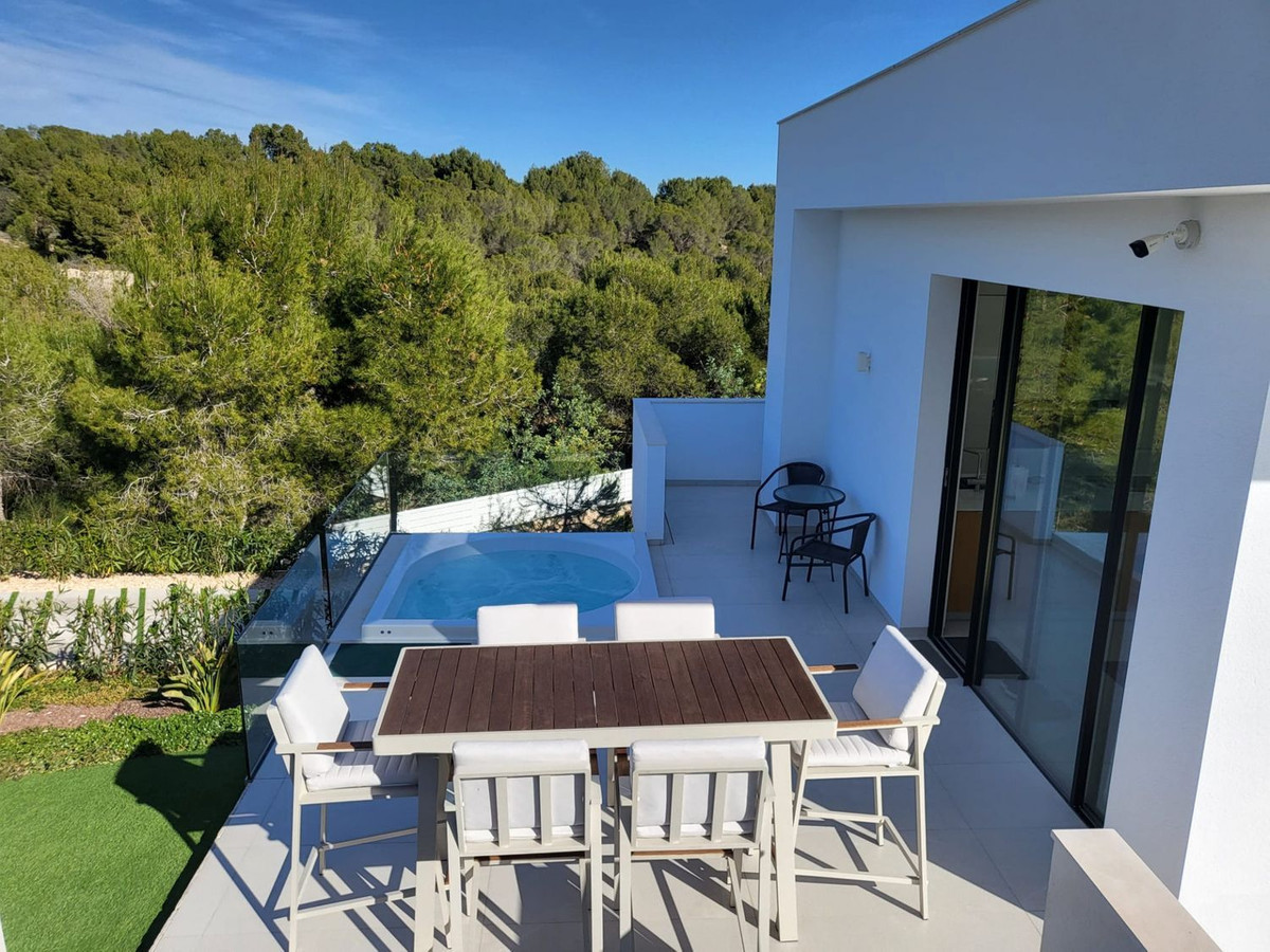 Se vende Villa - Chalet de 4 dormitorios en Costa Blanca, Alicante, España
