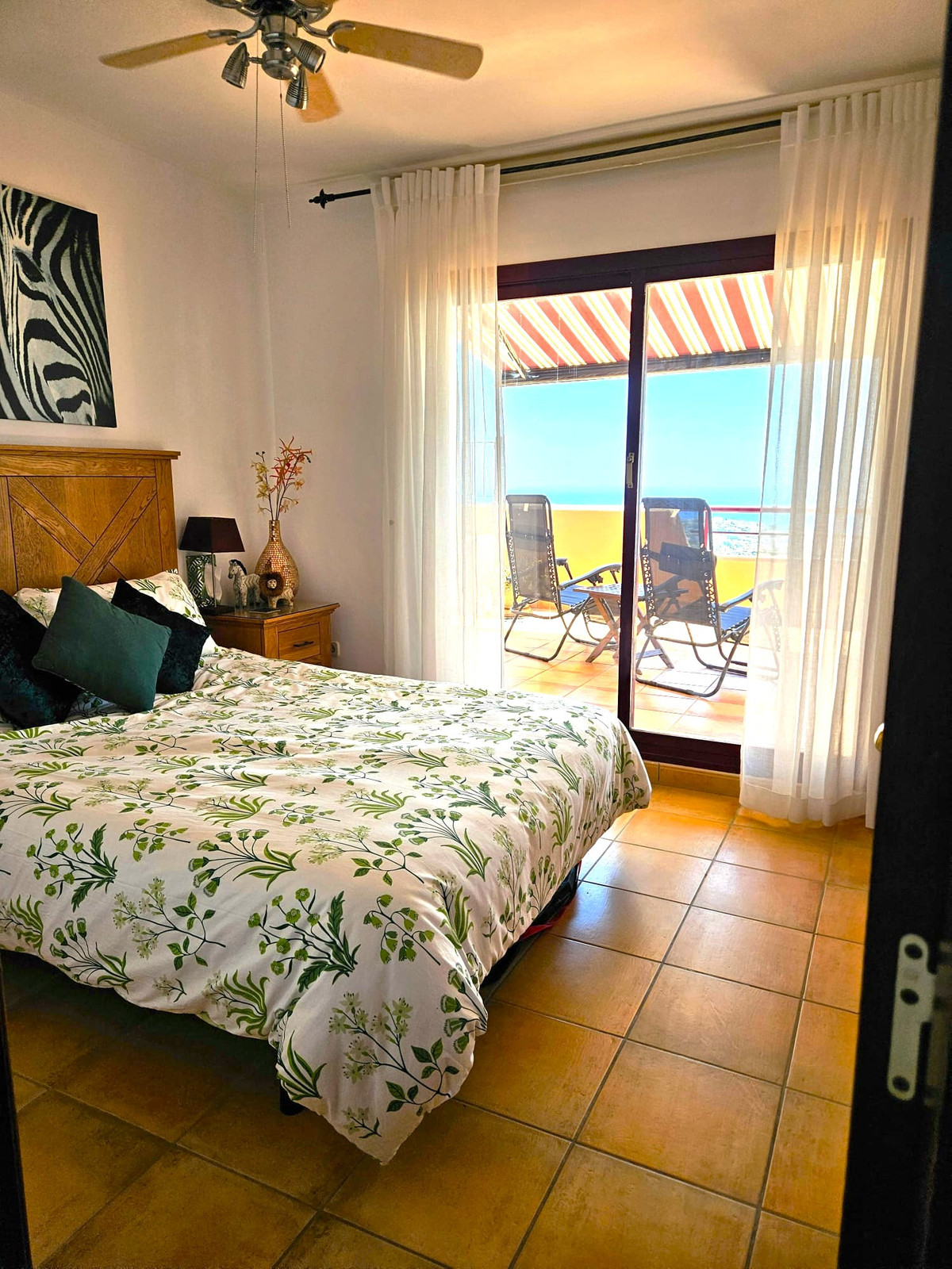 Se vende Apartamento Planta Media de 3 dormitorios en Costa Del Sol, Málaga, España