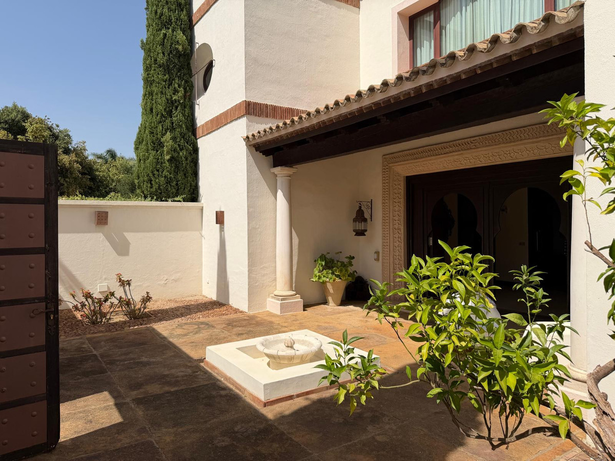 Se vende Villa - Chalet de 7 dormitorios en Costa Del Sol, Cadiz, España