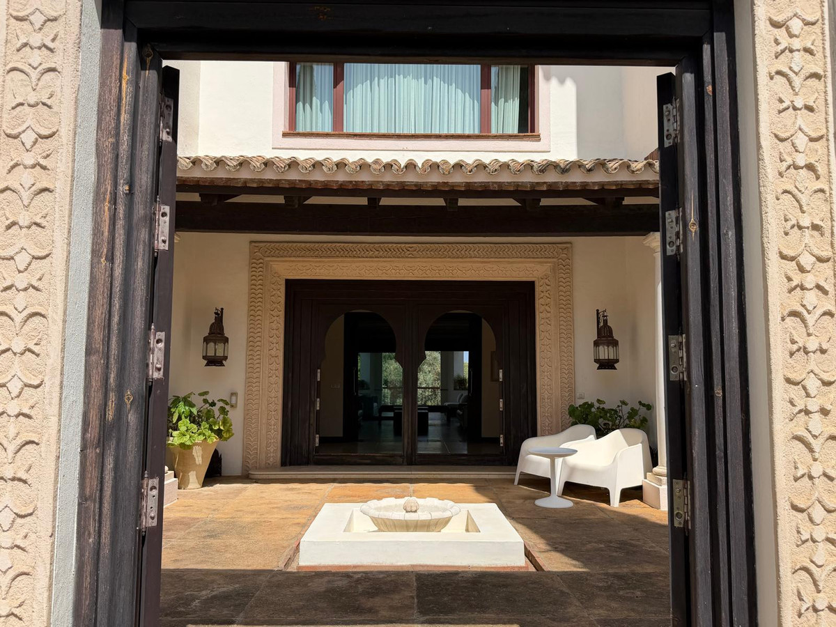 Se vende Villa - Chalet de 7 dormitorios en Costa Del Sol, Cadiz, España